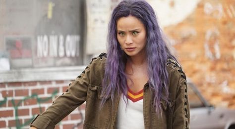 Love her hair in this season Blink The Gifted, The Gifted Tv Show, Shearling Jacket Women, Biker Jacket Men, Jamie Chung, The Gifted, Celebrity Halloween Costumes, Womens Biker Jacket, Cropped Leather Jacket