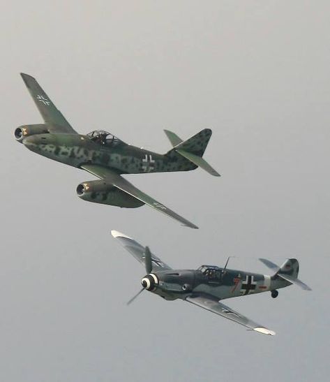 Rubens Custodio no Twitter: "Messerschmitt Me 262 and Bf 109… " . Bf2042 Concept Art, Bf 109, Messerschmitt Bf 109 Wallpaper, B-36 Peacemaker, Me 109, Messerschmitt Me 262, Me 262, Luftwaffe Planes, Ww2 History