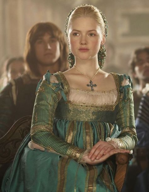 Borgias Costumes, Holliday Grainger, Lucrezia Borgia, The Borgias, Italian Dress, Costume Drama, Medieval Dress, Marmaris, Period Costumes