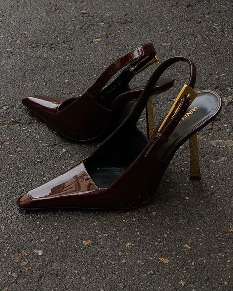 Red Stiletto Heels, Pretty Heels, Burgundy Heels, Red Stilettos, Shoes Heels Classy, Heels Classy, Fancy Shoes, Hype Shoes, Girly Shoes