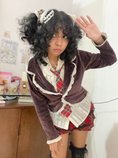 Harajuku Curly Hair, Cute Core Hairstyles, Kawaii Black Hairstyles, Kawaii Curly Hairstyles, Dolly Hairstyle, Childish Hairstyles, Cutecore Hair, Cutecore Hairstyles, Kawaiicore Outfits