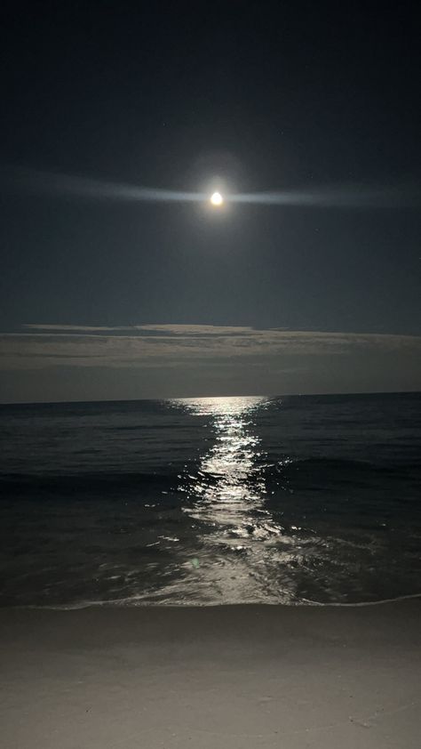 Light from the moon on the ocean Moon Under The Sea, Seascape Photography, Beach At Night, Night Background, Ann Margret, On The Ocean, Anime People, Under The Sea, The Ocean