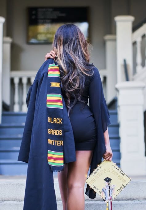 Winter Graduation Pictures, Black Women Graduation Pictures, College Graduation Photoshoot Ideas, Girls Graduation Dresses, Nursing School Graduation Pictures, Graduation Goals, Sorority Photoshoot, Winter Graduation, Graduation Outfit College