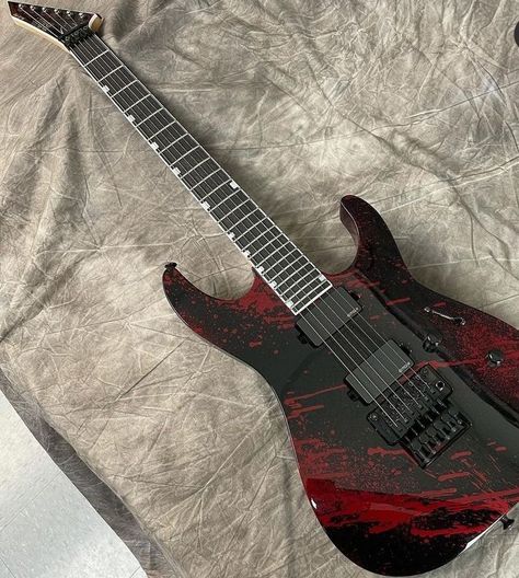 Red Electric Guitar, Red Guitar, Esp Guitars, Black Electric Guitar, Instruments Art, Electric Guitar Design, Guitar Obsession, Gym Apparel, Unique Guitars