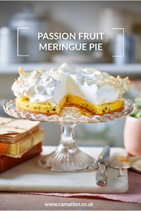 Passion Fruit Meringue Pie, Carnation Recipes, Passion Fruit Meringue, Fruit Meringue, Blackberry Cake Recipe, Blackberry Cake, Meringue Pie Recipes, Yoghurt Cake, Fusion Recipes