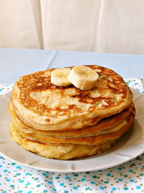 Croissants Breakfast, Yoghurt Pancakes, Pancakes Aesthetic, Banana Yogurt, Banana Oatmeal Pancakes, Greek Yogurt Pancakes, Dinner Vegetarian, Yogurt Pancakes, Banana Pancakes Recipe