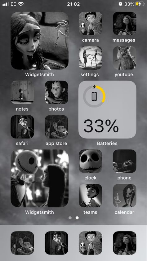 Halloween Homescreen, Lockscreen Ios, Ios App Iphone, Ipad Ios, Tim Burton Movie, Iphone Wallpaper Ios, Iphone Home Screen Layout, Themes App, Phone Inspiration