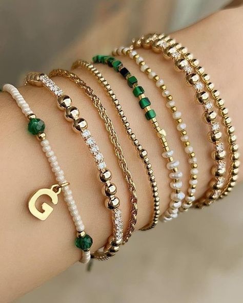 Diy Bracelets Beads, قلادات متدلية, Girly Bracelets, Bracelets Beads, Trending Bracelets, Beads Bracelet Design, Handmade Jewelry Tutorials, Jewelry Accessories Ideas, Hand Bracelet