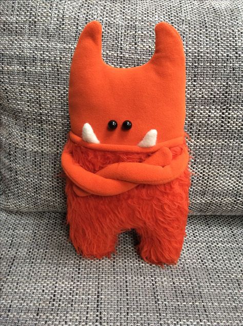 Monster Plushies Diy, Christmas Plushies Diy, Stuffies Diy, Fabric Monsters, Monster Sewing, Ugly Dolls Diy, Stuffed Monsters, Monster Stuffed Animal, Diy Plushies