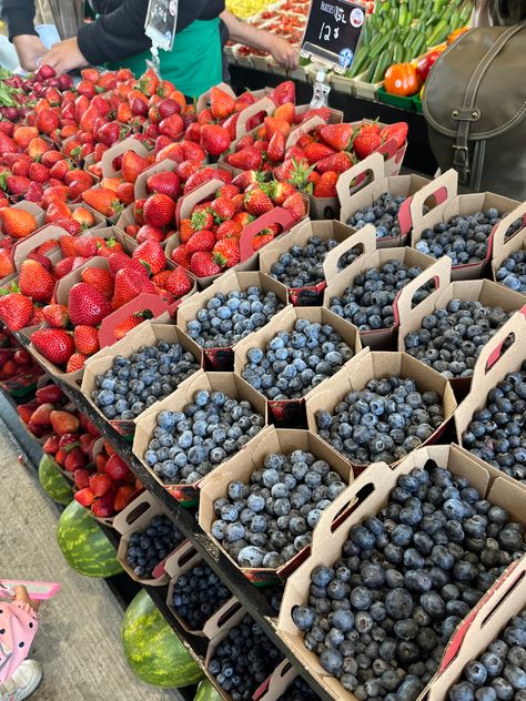 #strawberry #strawberries #blueberry #blueberries #market #pinterest #aesthetic #fruits #fruit Aesthetic Fruits, Blueberry And Strawberry, Pinterest Aesthetic, Blueberries, Farmers Market, Strawberries, Food Ideas, Branding, Fruit