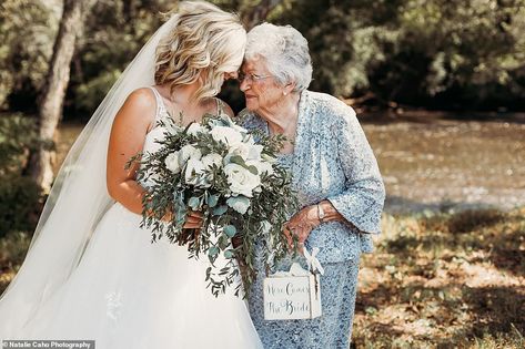 Bride And Grandma Pictures, Bride And Grandparents Pictures, Flower Grandma Wedding, Grandma Flower Girl, Bride Pant Suit, Bridesmaids Photography, Bride Pictures, Wedding Vision, Light Blue Dresses