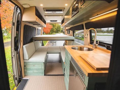 Mercedes-Benz Sprinter van was turned into a drivable tiny home - Business Insider Small Camper Interior, Campervan Bed, Mercedes Benz Vans, Best Campervan, Mercedes Van, Van Bed, Sprinter Conversion, Vw Combi, Sprinter Van Conversion