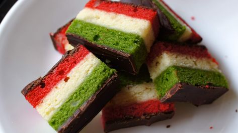 Tricolor Cookies - OwlbBaking.com Venetian Cookies, Seven Layer Cookies, Rainbow Cookies Recipe, Italian Rainbow Cookies, Rainbow Cookies, Current Obsession, Almond Paste, Italian Cookies, Italian Desserts