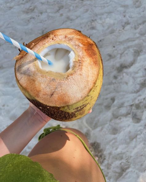 Drinking Out Of A Coconut, Wallpapers Summer, Coconut Aesthetic, Aesthetic Coconut Girl, Aesthetic Coconut, Coconut Beach, Latina Aesthetic, Tropical Lifestyle, Time Aesthetic