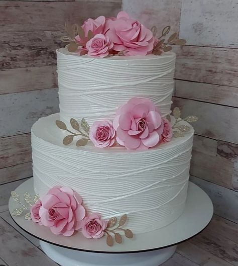 White Wedding cake with pink roses for a special wedding couple Gorgeous Cakes Birthday, Simple Wedding Cake 2 Tier, 2 Tier Wedding Cake, Teal Wedding Cake, 2 Tier Wedding Cakes, Modern Birthday Cakes, Belle Cake, Tiered Cake Design, Green Wedding Cake