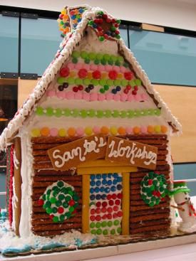 Gingerbread log house Santa Workshop Gingerbread House, Gingerbread Competition, Gingerbread House Designs, Gingerbread Christmas Decor, Gingerbread House Decorations, Santa's Workshop, Christmas Gingerbread House, Gingerbread Houses, Good House