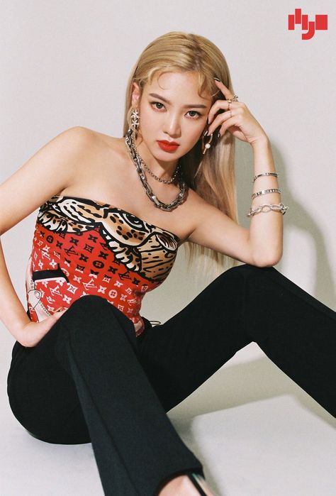 Girls Generation Hyoyeon, Snsd Hyoyeon, Kim Hyoyeon, Girls' Generation, Instyle Magazine, 1 Girl, Kpop Girl Groups, Girls Generation, Korean Singer