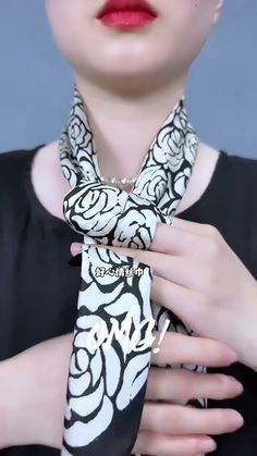 Scarf Wearing Styles, Diy Fashion Projects, Scarf Trends, Scarf Tutorial, Nike Shoe, Ways To Wear A Scarf, Head Scarf Styles, How To Wear A Scarf, Green Converse