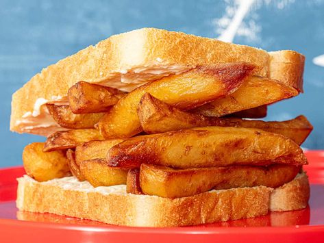 Chip Butty Recipe, Chip Butty Sandwiches, Simba Chips, British Chips, Chip Butty, Vegetarian Sandwiches, Malt Vinegar, French Fries Recipe, Frozen Potatoes