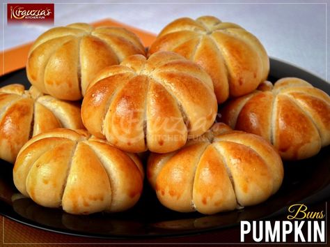 Pumpkin Buns - Step by Step - Fauzia’s Kitchen Fun Pumpkin Buns Recipe, Dinner Boards, Pumpkin Buns, Turkey Cooking Times, Turkey Cooking, Pumpkin Rolls, Baking Breads, Pokémon Party, Kitchen Fun