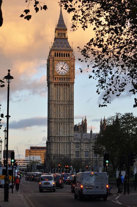 Big Ben Aesthetic, London Clock Tower, London Drawing, London Wallpaper, Big Ben Clock, London Clock, London Vibes, London Dreams, Building Aesthetic