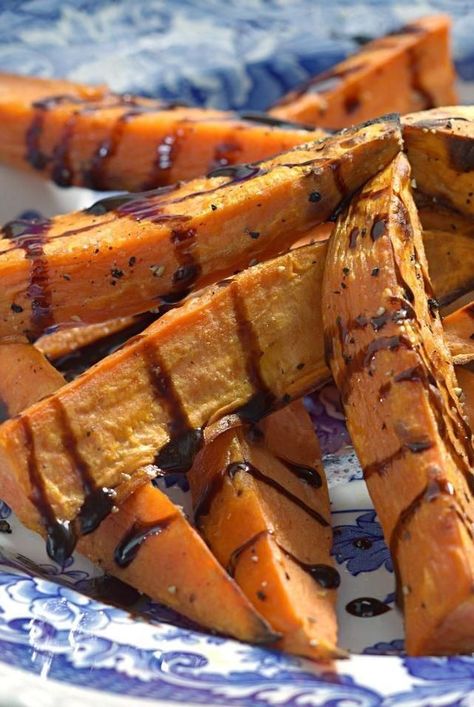 Drizzle Recipe, Balsamic Drizzle, Parmesan Roasted Cauliflower, Roasted Cabbage, Roasted Sweet Potato, Roasted Vegetable Recipes, Sweet Potato Wedges, Potato Wedges, Veggie Side Dishes