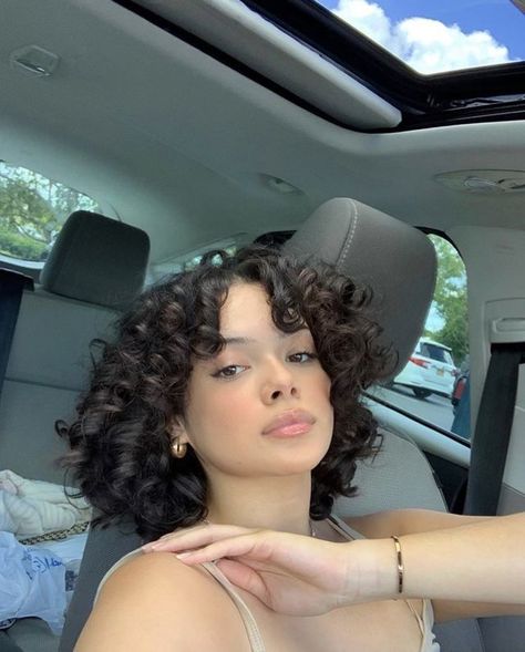 Curly Hair, A Woman, Hair, Beauty, Instagram