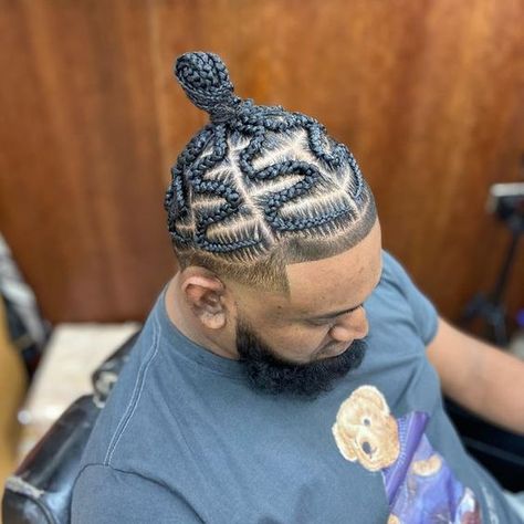 Men's hairstyles with corner 18 ideas: Fashionable styles for modern gentlemen - mens-club.online Male Hairstyles Cornrows, Geometry Braids, Mens Stitch Braids, Male Cornrow Styles, S Cornrows, Male Cornrow Styles For Men, Updo Cornrows, Hairstyle Cornrows, Plats Hairstyles