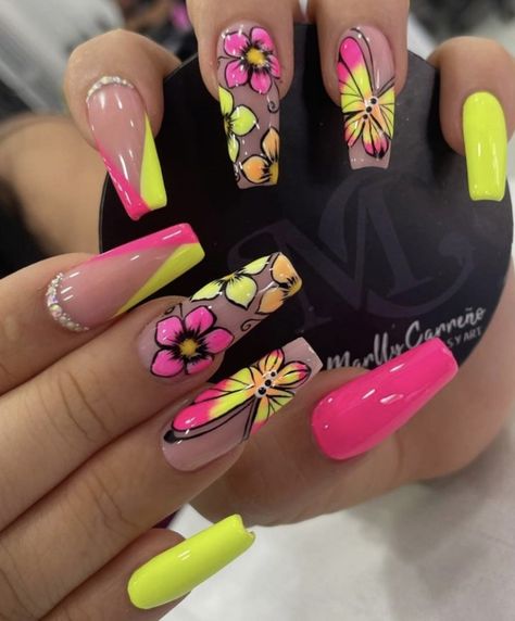 Fushia Nail Designs Ideas, Neon Flower Nails, Bright Nail Designs, Unghie Sfumate, Fancy Nails Designs, Colorful Nails, Dope Nail Designs, Pretty Nail Art Designs, Acrylic Nails Coffin Pink