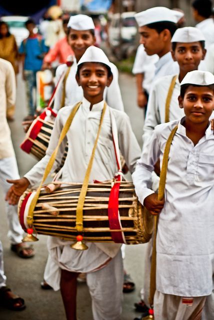 Boys in Maharashtra, India Varkari Photography, Vithoba Mauli, Vitthal Painting, Vitthal Mauli, Mother India, India Photography, Unity In Diversity, India People, Bird Quilt