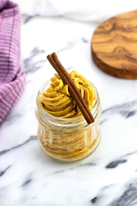 Butter Compound, Easy Breakfast Treats, Canned Pumpkin Recipes, Compound Butter Recipe, Whipped Pumpkin, Spiced Butter, Leftover Pumpkin, Pumpkin Pasta, Compound Butter