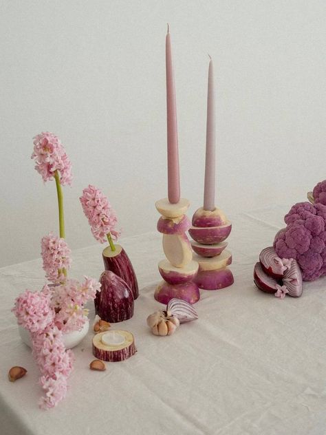 Fruit Candle Holder, Fruit And Flowers Tablescape, Monarch Aesthetic, Birthday Dinner Party, Flower Installation, Table Scape, Deco Originale, Table Styling, Table Set Up