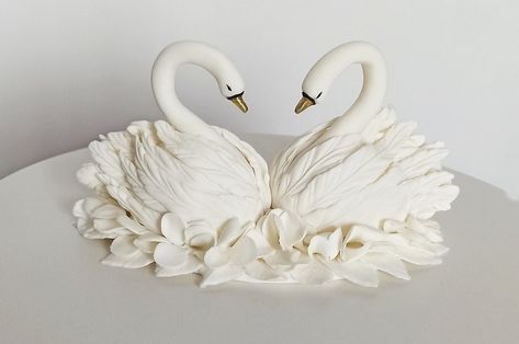 "Swan Cake topper Wedding Swans Sugar paste handmade swans Wedding cake Swans Topper for wedding Pair of swans. Pay attention! This is handmade and there may be some minor differences. The figurines are fragile, so please unpack the package very carefully! I try to package the package as securely as possible, but I cannot be responsible for damage during unpacking. Thank you for your understanding. I hope you will be satisfied with your purchase. Attention! There is a wire inside the figurine fo Swan Cake Topper, Swan Cake, Swan Wedding, Cake Topper Wedding, Boda Mexicana, Topper Wedding, Wedding Cakes Vintage, Victorian Wedding, Wedding Topper