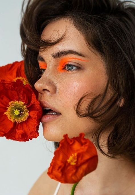 Bright Orange Eyeshadow Looks, Orange Summer Makeup, Bright Orange Makeup, Neon Orange Eyeshadow Looks, Pink Orange Makeup Look, Sunny Day Makeup, Red Orange Eyeshadow, Orange Eyeshadow Blue Eyes, Orange Red Eyeshadow Looks