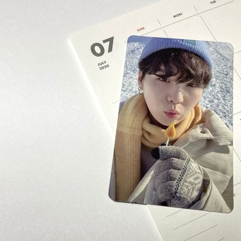 Yoongi Winter Package, Bts Photocards Aesthetic, Photocards Aesthetic, Photocard Aesthetic, Bts Winter Package, Photocards Bts, Bts Winter, Wake Ideas, Kpop Diy