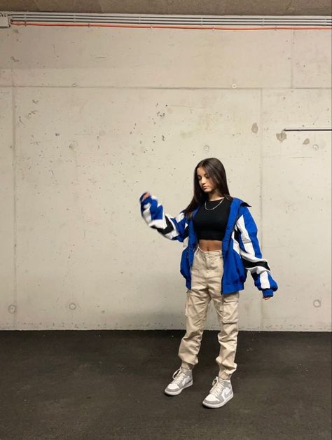 Cold Streetwear Outfits, Adolecentes Aesthetic, Street Wear Girl, Street Wear Aesthetic, Outfits Edgy, Streetwear Girl, Looks Country, Outfit Mujer, Causal Outfits