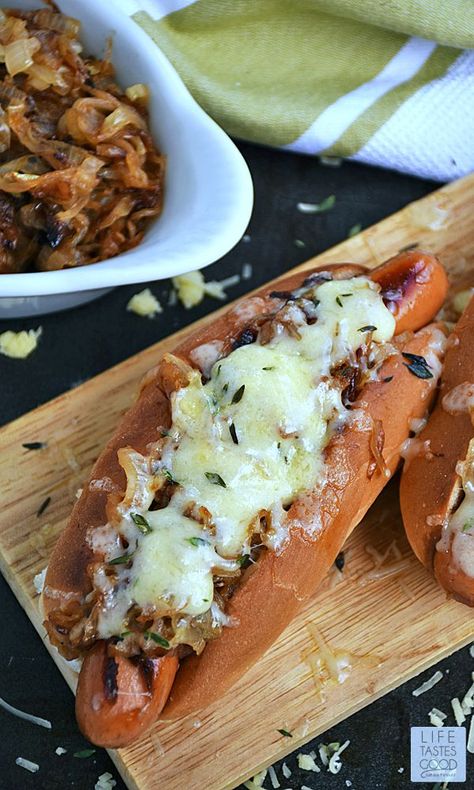 Gourmet Hot Dogs, Hot Dogs Recipes, Hot Dog Chili, Burger Dogs, Chili Dogs, Hot Dog Recipes, Burgers Sandwiches, Chapati, French Onion Soup