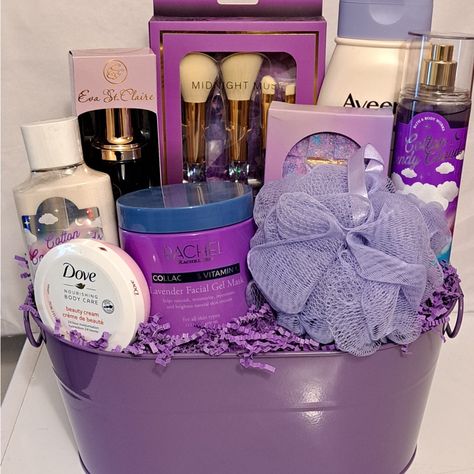 Gift Mom Birthday, Purple Burr Basket, Mom Basket Gift, Self Care Gift Basket Ideas For Women, 18th Birthday Basket, Birthday Basket For Mom, Gift Boxes For Best Friend, Mother’s Day Gifts Baskets, Office Gift Basket Ideas