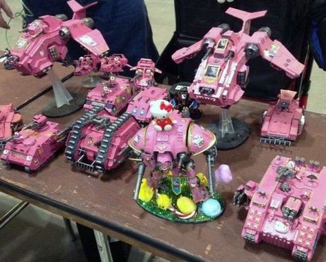 Pink Warhammer, Warhammer 40000 Miniatures, Hello Kitty Space, Warhammer 40k Tabletop, Bloxburg Bedroom Ideas, Bloxburg Bedroom, Warhammer Armies, Warhammer Painting, Nerd Games