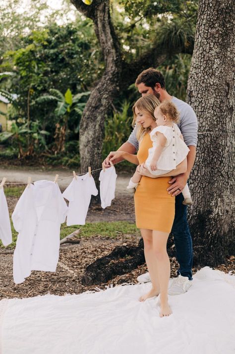 Clothes Line Baby Announcement, Clothes Line Pregnancy Announcement, Clothes Line Photoshoot, November Gender Reveal Ideas, November Gender Reveal, Pregnancy Announcement 4, Photo Clothesline, Maternity Announcement, Second Pregnancy Announcements