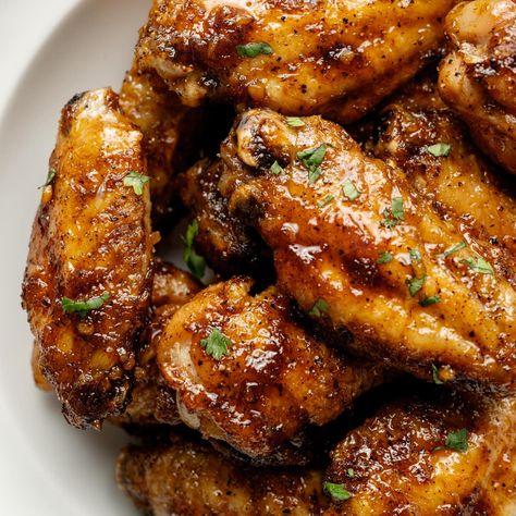 These crispy Tequila Lime Chicken Wings are baked to perfection, and then coated in a zesty tequila-infused lime glaze. Great for game day and summer events! Tequila Lime Wings Recipe, Tajin Chicken Wings, Lime Pepper Wings, Tequila Lime Wings, Mexican Chicken Wings, Tequila Lime Chicken Wings, Wingette Recipes, Chili Lime Chicken Wings, Lime Wings