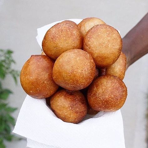 Beignets, Pretzel Bites, Bread, Fruit