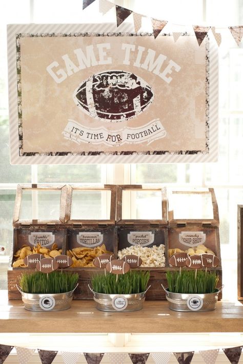 Vintage Football Party, Packer Party, Tennessee Decor, Seahawks Party, Football Party Snacks, Football Viewing Party, Football Candy, Game Time Snacks, Chocolate Footballs