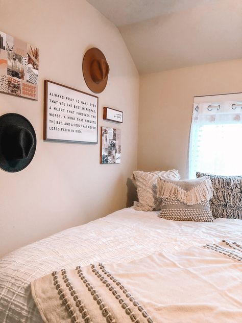 Coastal Cowgirl Room Aesthetic, Coastal Cowgirl Bedroom, Western Apartment, Dorm 2023, Move In Day, Cowgirl Room, Bedroom Vibes, Dreamy Decor, Country House Interior