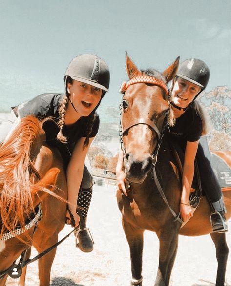 Horse Best Friend Pictures, Aesthetic Riding Horse, Horse Riding Friends Aesthetic, Friends Horse Riding, Best Friends Riding Horses, Horse Friends Aesthetic, Best Friends Horse Riding, Fun Things To Do With Horses, Cute Horse Pics