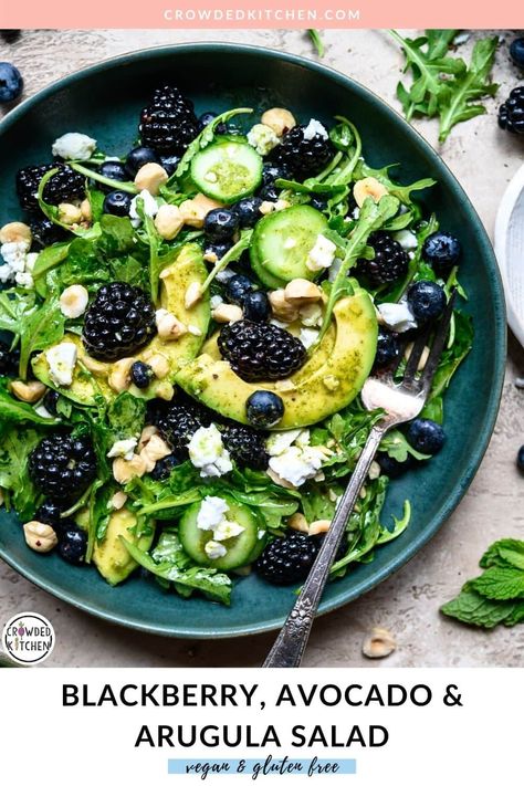 This quick & easy summery salad makes the most of fresh produce with an arugula base, fresh blackberries, blueberries, cucumber, avocado, hazelnuts, vegan feta and a lime mint vinaigrette. Make it in less than 15 minutes for the perfect summer side dish! Infused Waters, Arugula Salad Recipes, Summer Salad Recipes, God Mat, Arugula Salad, Think Food, Fruit Infused, Idee Pasto Sano, How To Make Salad