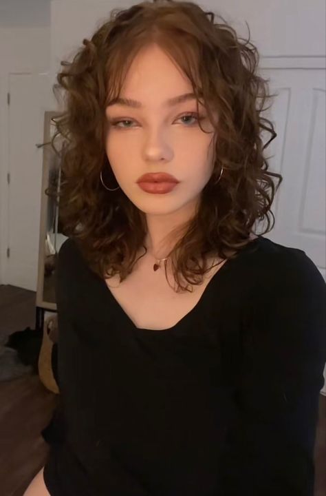 Makeup By Geena Hunt, Stranger Things Face Claims, Girls Short Haircuts, Curly Hair Tutorial, Long To Short Hair, Hair Stylies, Cut My Hair, Hair Photo, Dream Hair