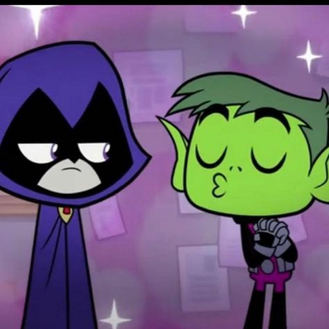 Beastboy And Raven Paintings, Raven And Beastboy Titans, Beast Boy Pfp, Raven X Beastboy, Beast Boy And Raven, Raven Teen Titans Go, Starfire And Raven, Raven Beast Boy, Teen Titan