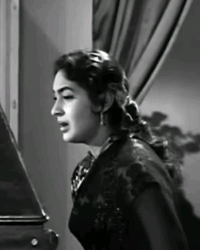 Old Song Status Video, Old Hindi Movie Songs, Lata Mangeshkar Songs, Green Song, Old Song Download, Hindi Movie Song, Old Song Lyrics, Hindi Old Songs, Old Film Stars