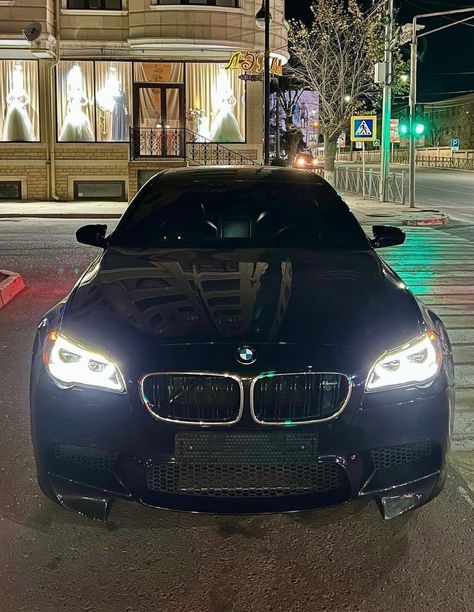 Black Car Aesthetics Bmw, Black Bmw Aesthetic, Bmw M5 E60 Aesthetic, Bmw M5 Blacked Out, Black Bmw M4 Competition, Bmw M5 F10, Bmw Series, Bmw Classic, Aesthetic Pastel Wallpaper